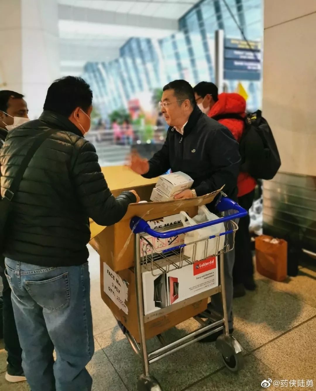 陆勇印度归来:我不是英雄,不值得写