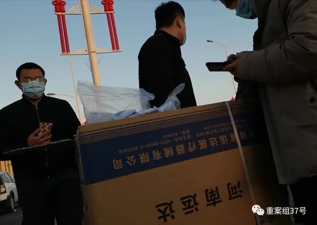 卫材之乡的口罩倒卖黑市：托关系拿货10天涨价3倍，pos机套现交易额超百万